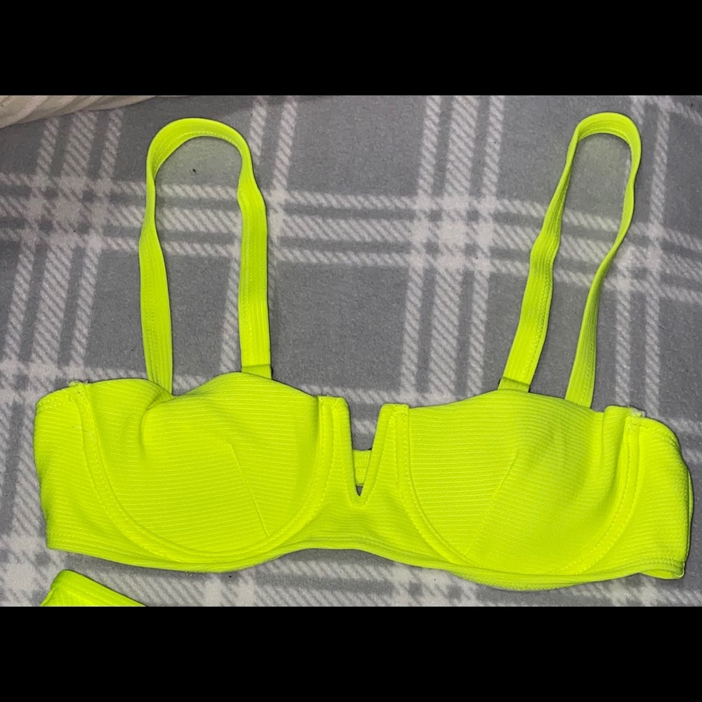 Sunny bunny swim neon bikini